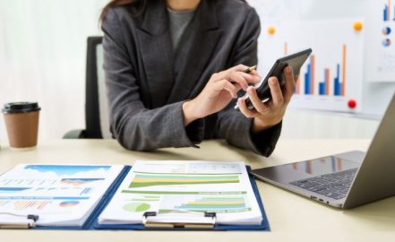 woman planning her financial portfolio